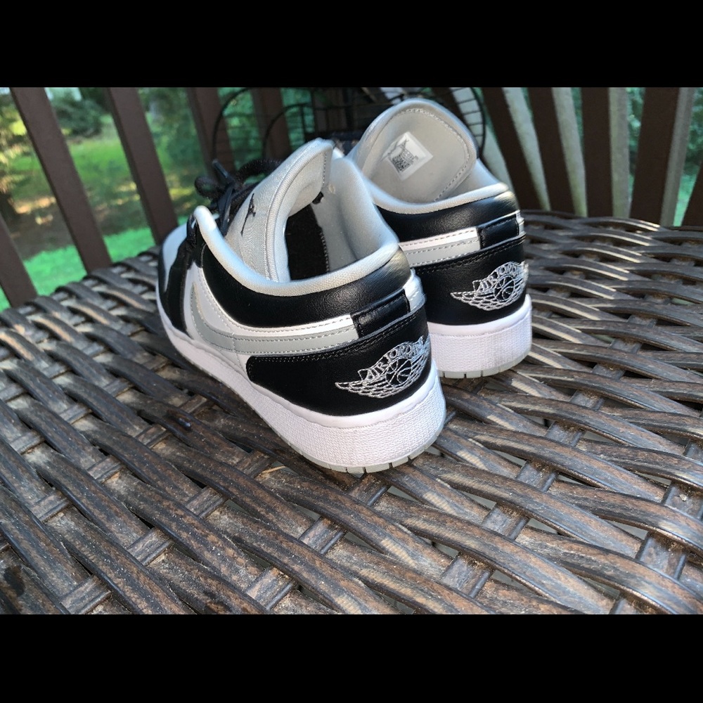 Brand new, barely worn women’s Jordan’s